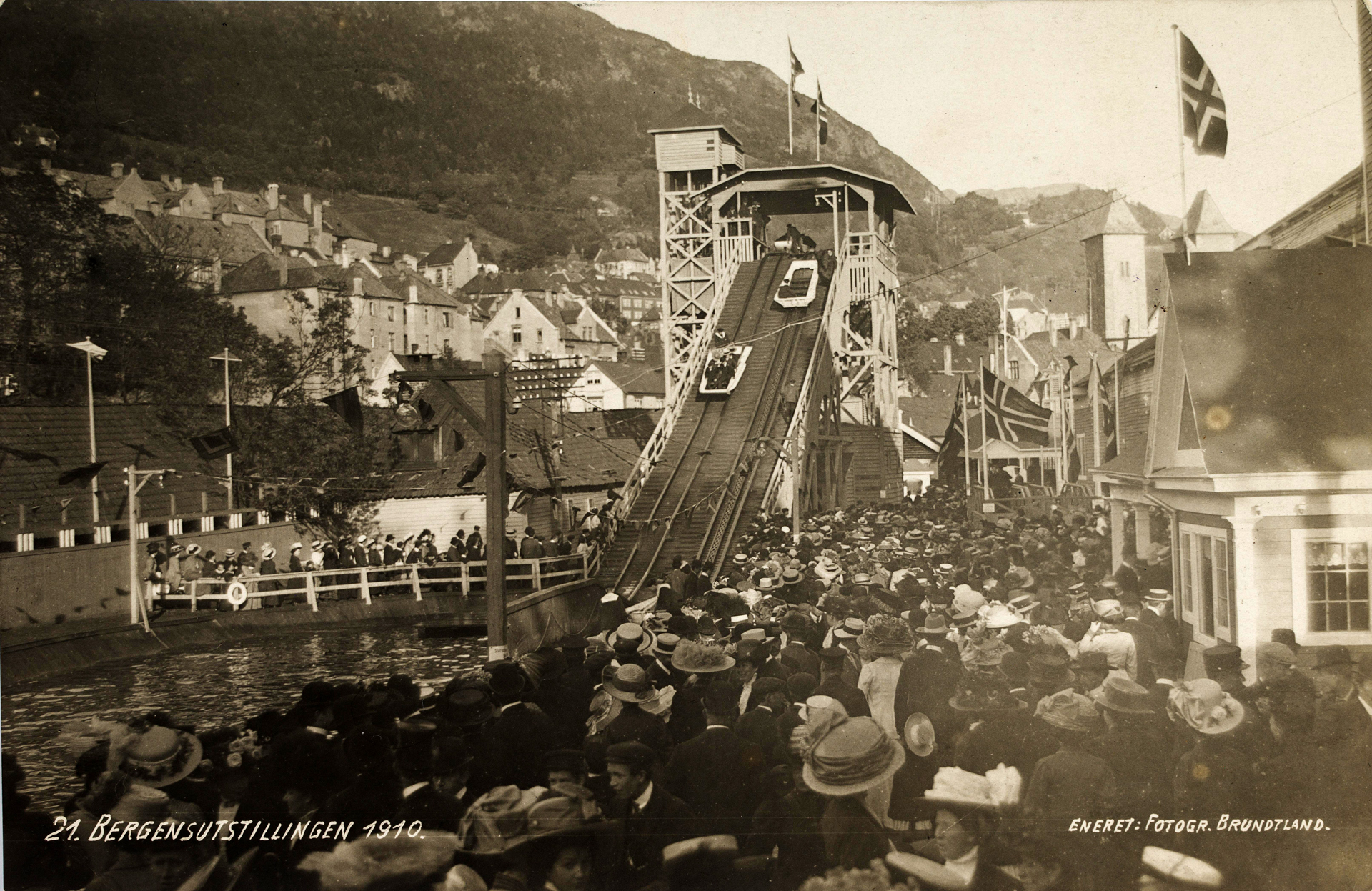 V rt Bergen Bergenske Festligheter I Gamle Dager Ved Bj rn Arvid Bagge v-rt-bergen-bergenske-festligheter-i-gamle-dager-ved-bj-rn-arvid-bagge